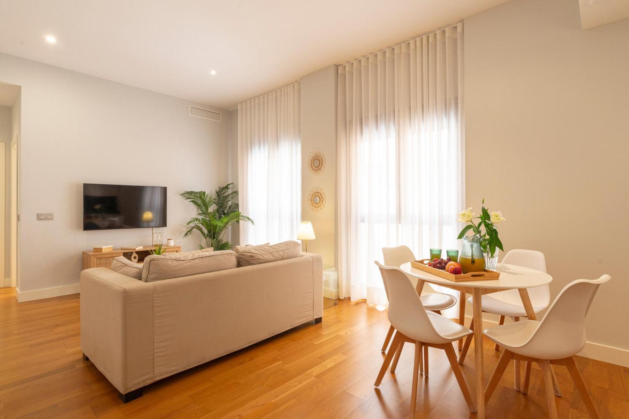 Souviron & Old Town By Ele Apartments Malaga Exterior photo