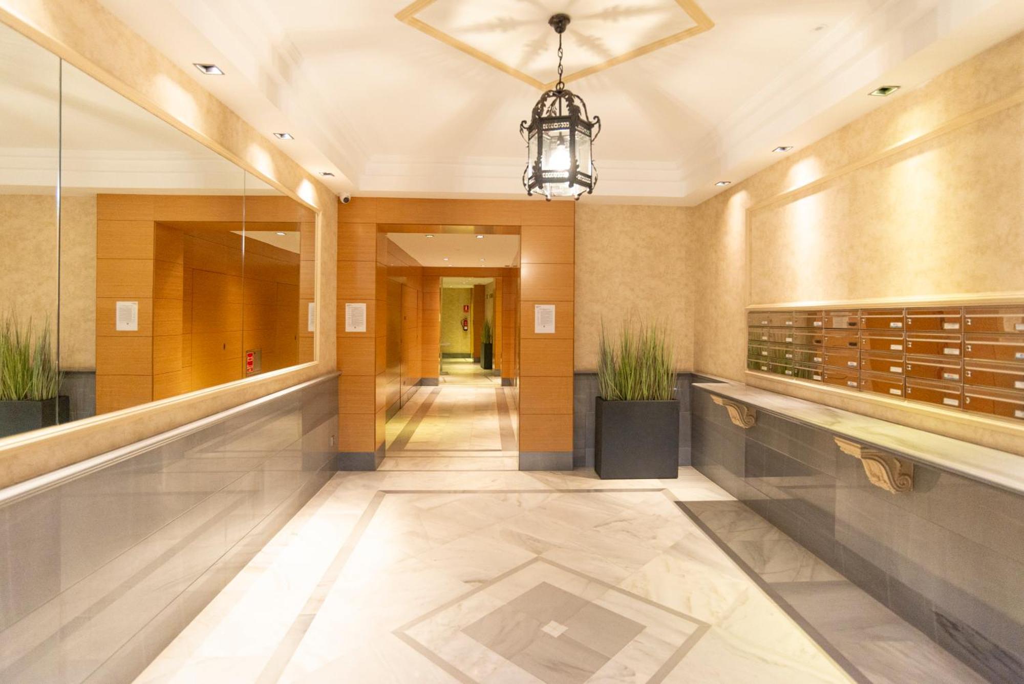 Souviron & Old Town By Ele Apartments Malaga Exterior photo